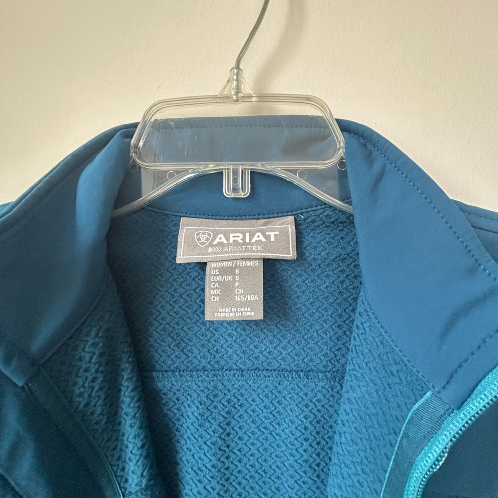 Ariat Teal Team Softshell Jacket Aztec Serape Pattern Embroidered Sleeve - Picture 9 of 13